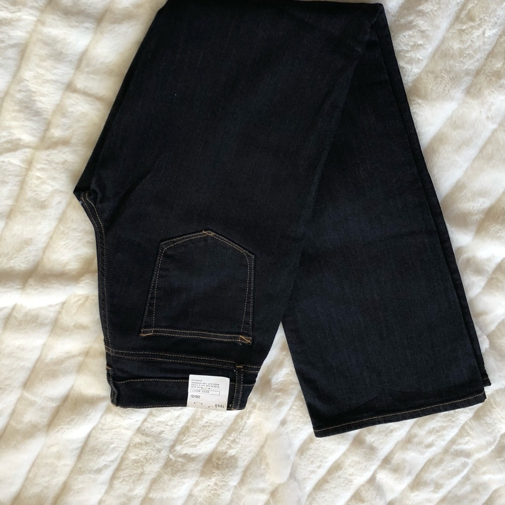 NWT Gap 2 R Curvy boot jeans - Picture 3 of 6